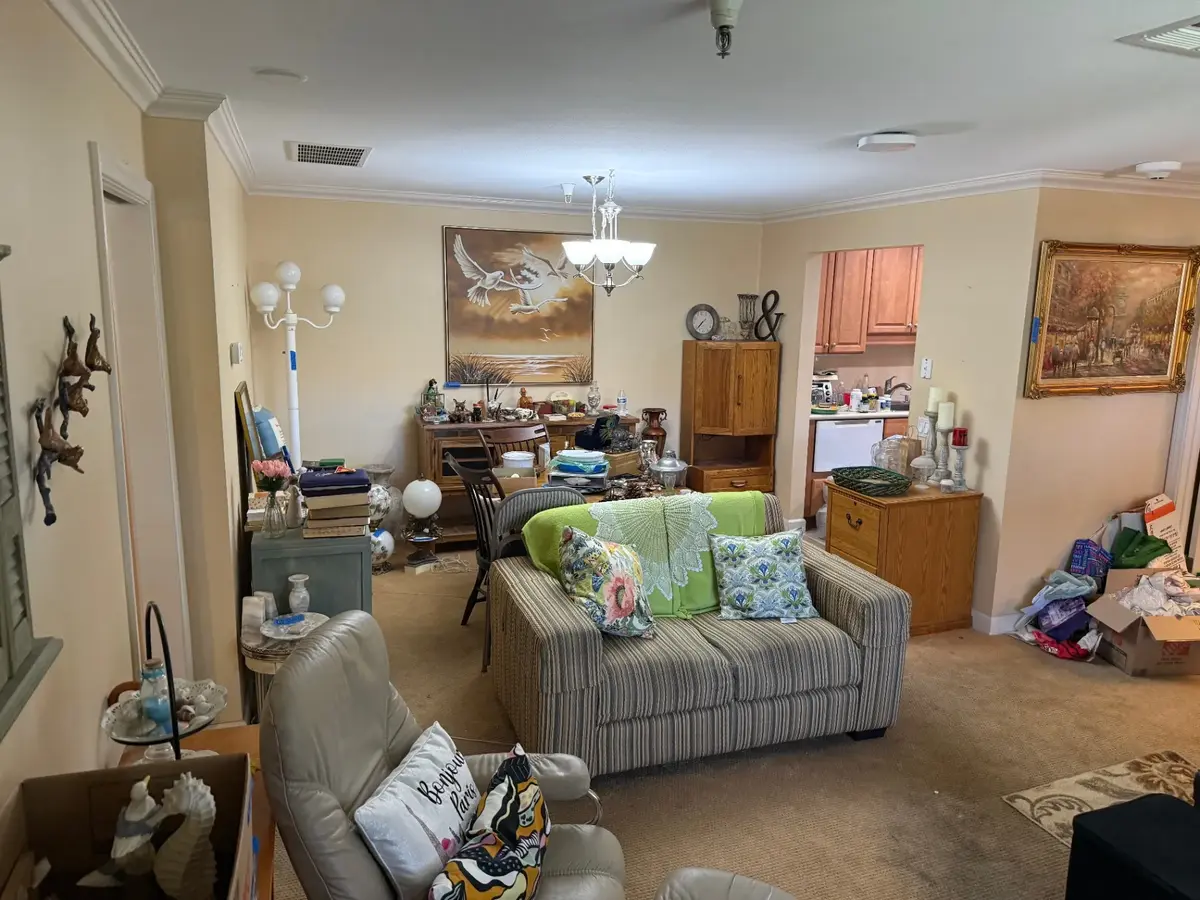 WHOLE HOUSE FOR SALE! Currently at $13 - MIN $3k Resale Value!!! photo 1