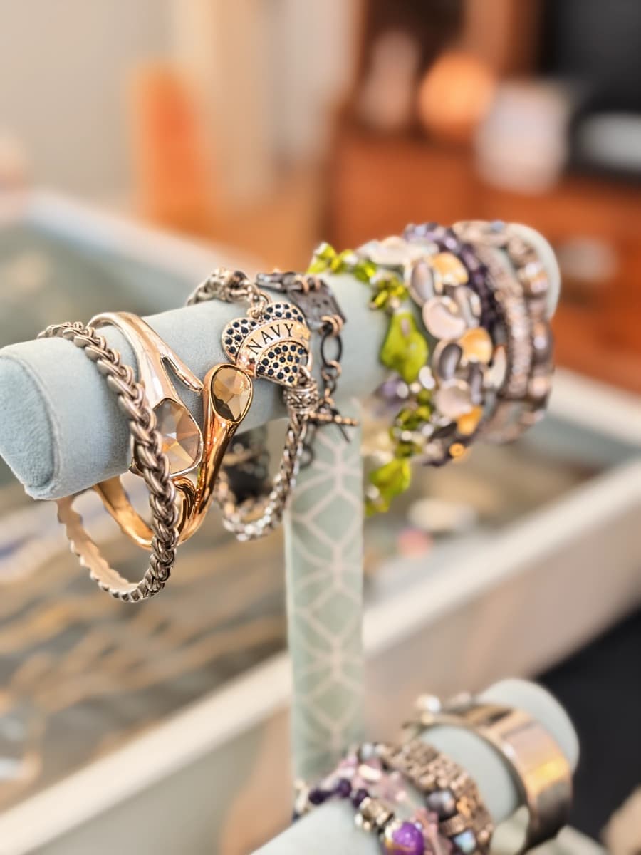 Elk Grove Treasure Hunt – Jewelry, Art, Furniture & Holiday Finds! photo 1