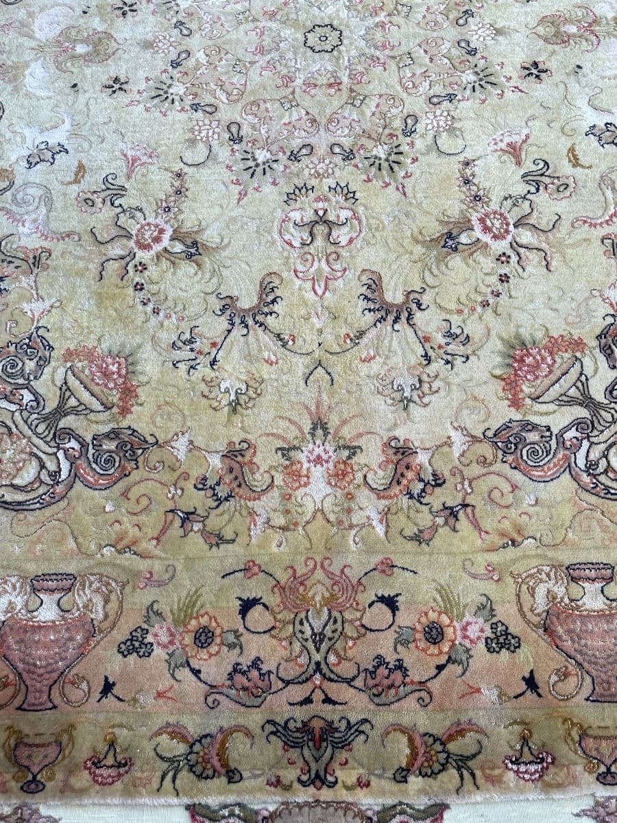 Thousands of Iranian handmade rugs and complete home furnishings. photo 12