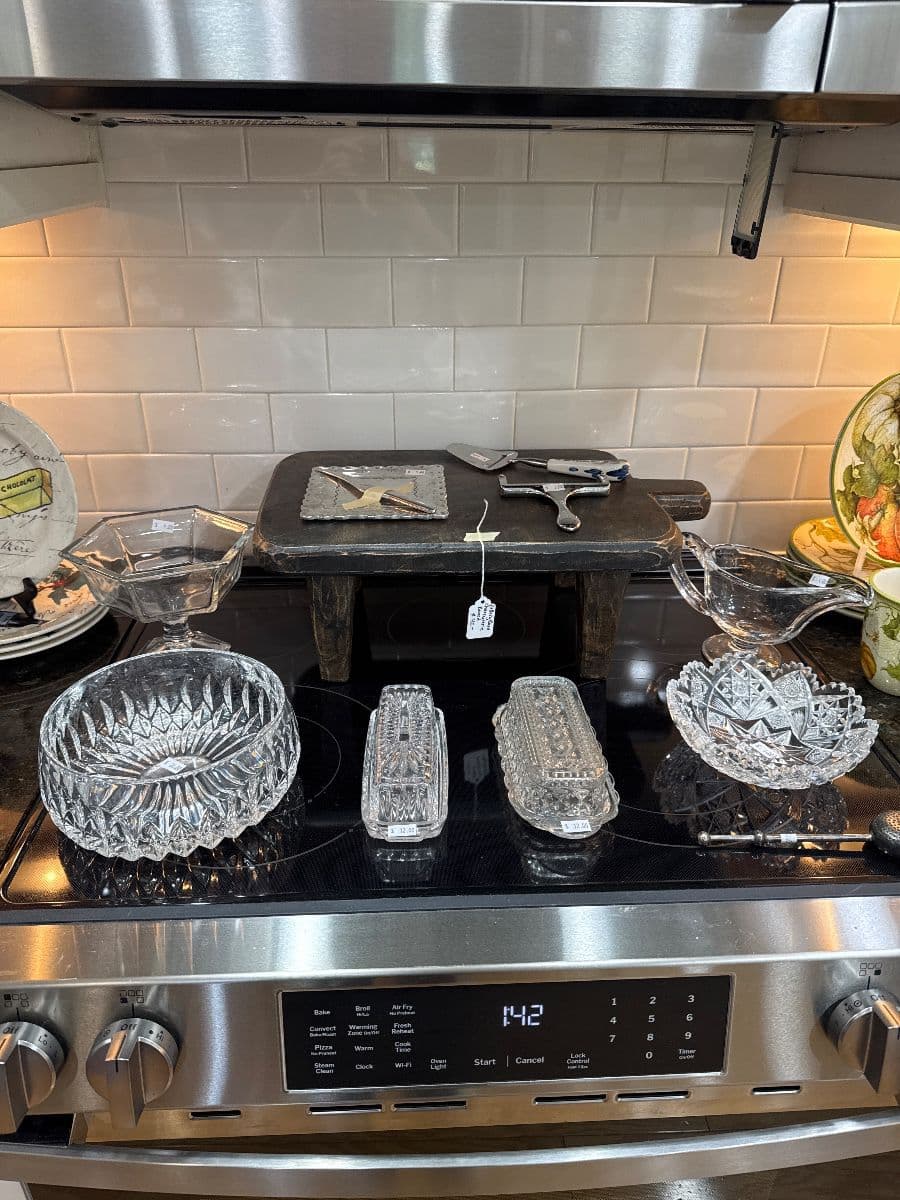 Beautiful Home on Butternut filled with Pottery Barn, Crate & Barrel and more! photo 6