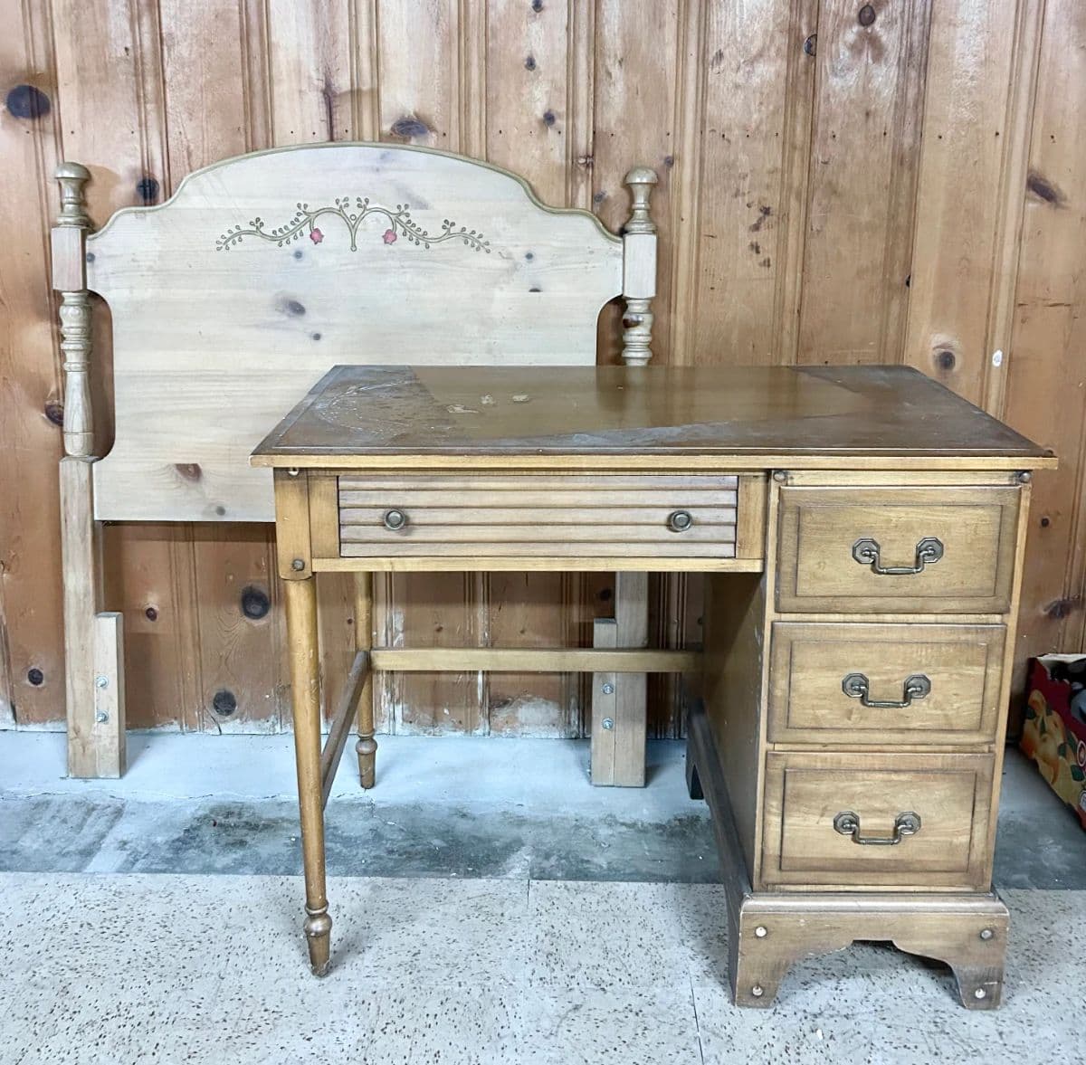 Vintage Decor, Tools, Furniture, Sports Collectibles & Household Auction photo 9