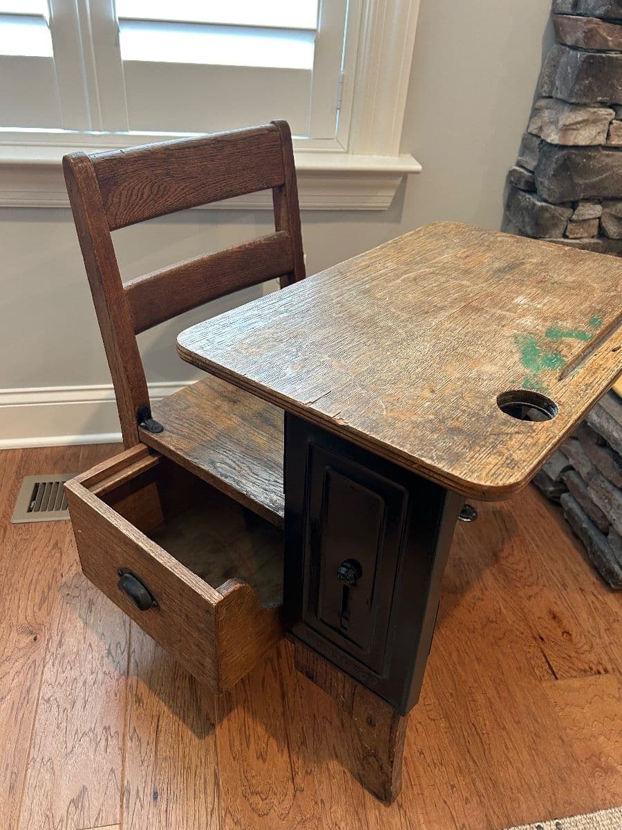 Bellevue Downsizing Sale photo 10