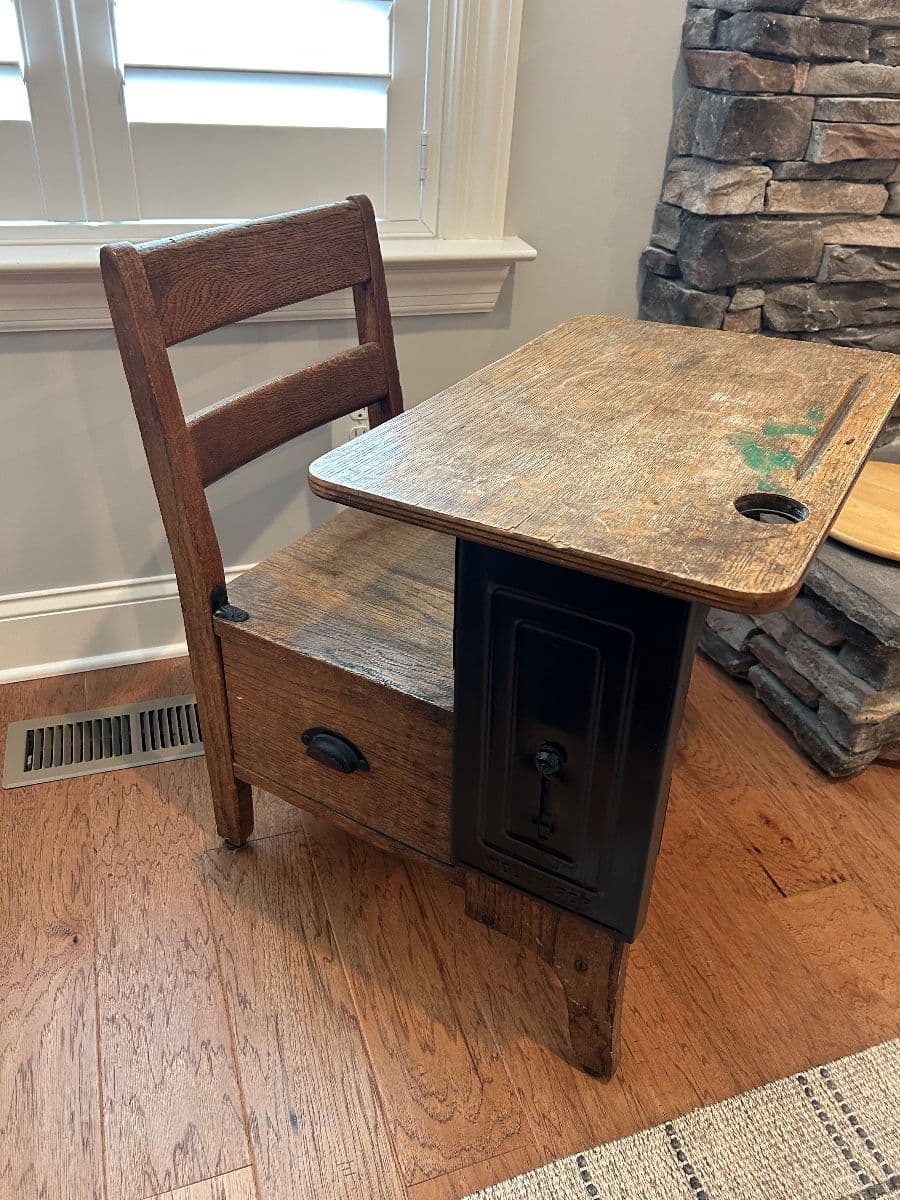 Bellevue Downsizing Sale photo 9