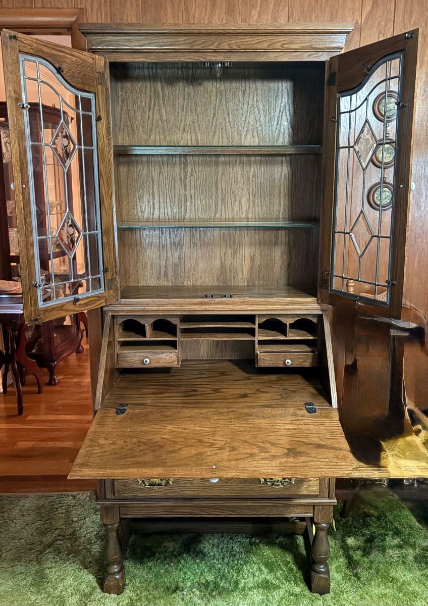 Harding Place Antiques & Antique Furniture A Plenty! photo 5