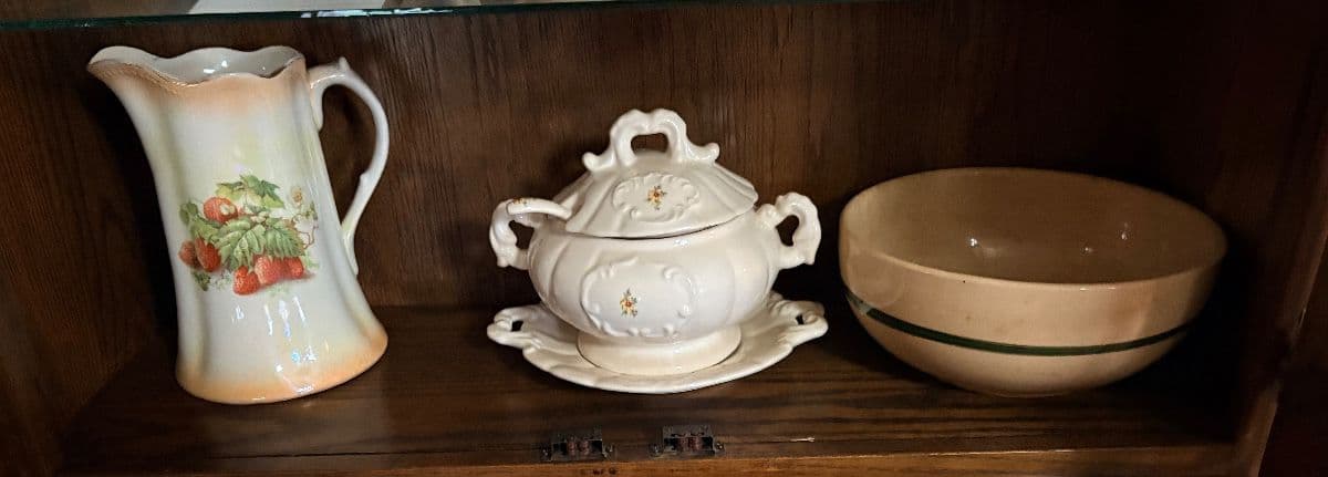 Harding Place Antiques & Antique Furniture A Plenty! photo 6