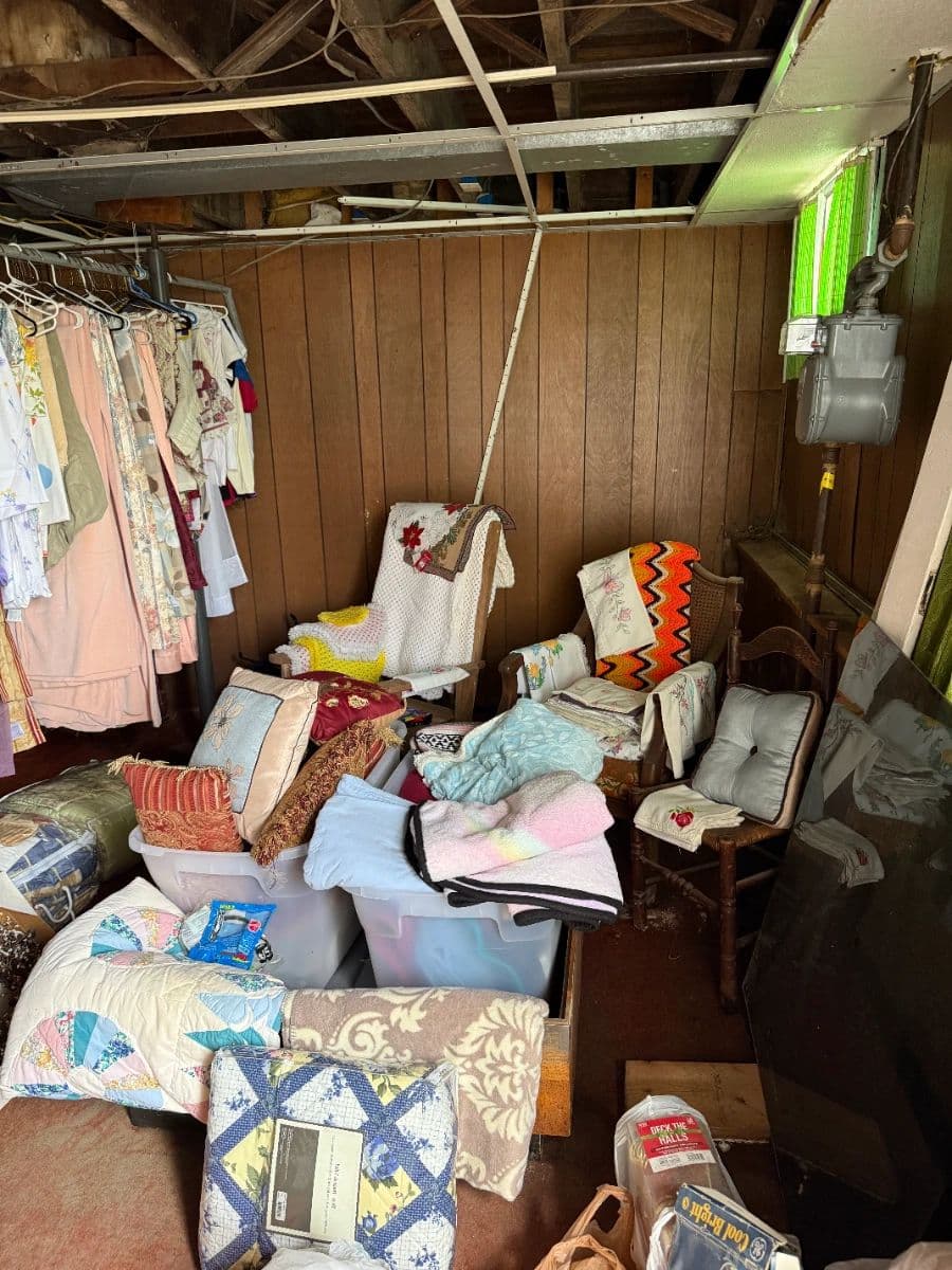 Bates Estate Sales: Large Collection of Household Goods & Collectibles photo 4