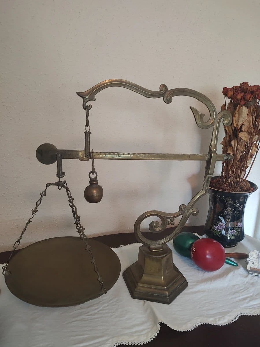 Westbury Massive packed estate sale photo 2