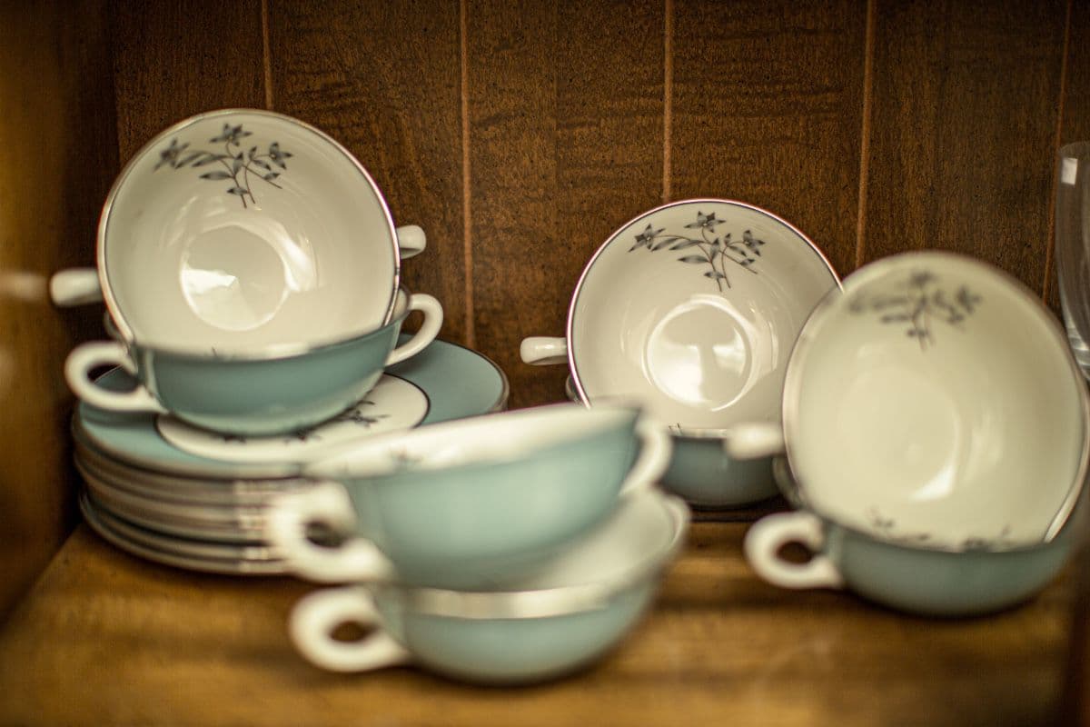 Lake Claire Estate Sale - Cruet, Christmas, Lenox, Electronics, Plants, Tools & More photo 8