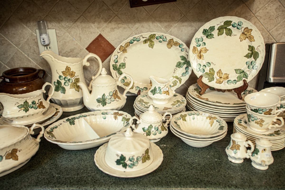 Lake Claire Estate Sale - Cruet, Christmas, Lenox, Electronics, Plants, Tools & More photo 6