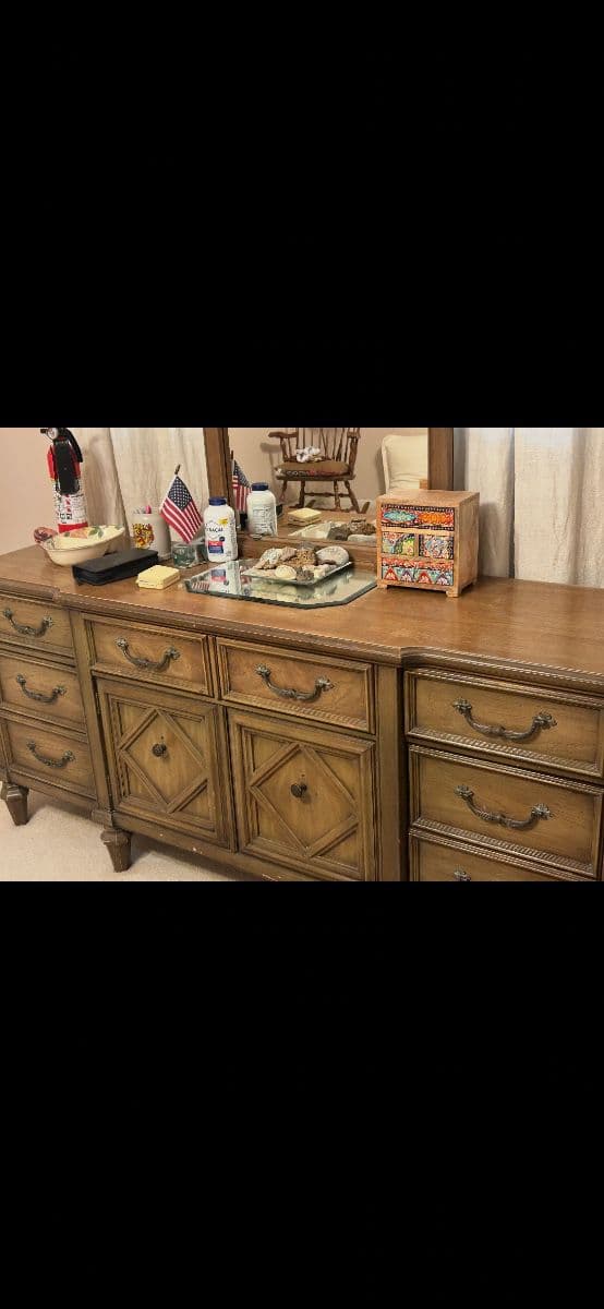 Estate Sale off Palmer Lane photo 3