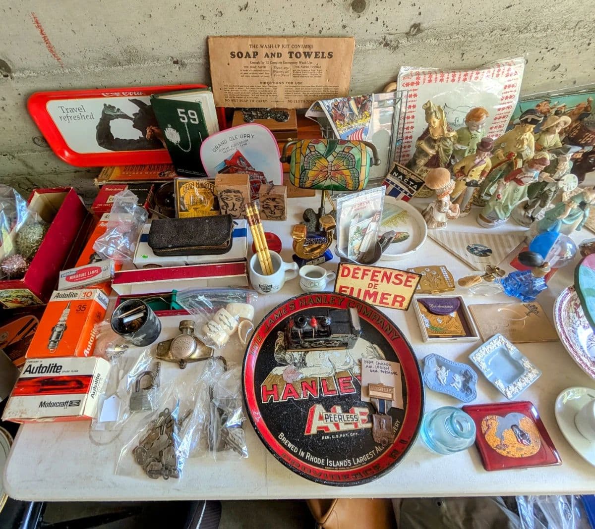 JULY 18 MASSIVE CAPITOL HILL VINTAGE CHEAP LIVING ESTATE SALE photo 11