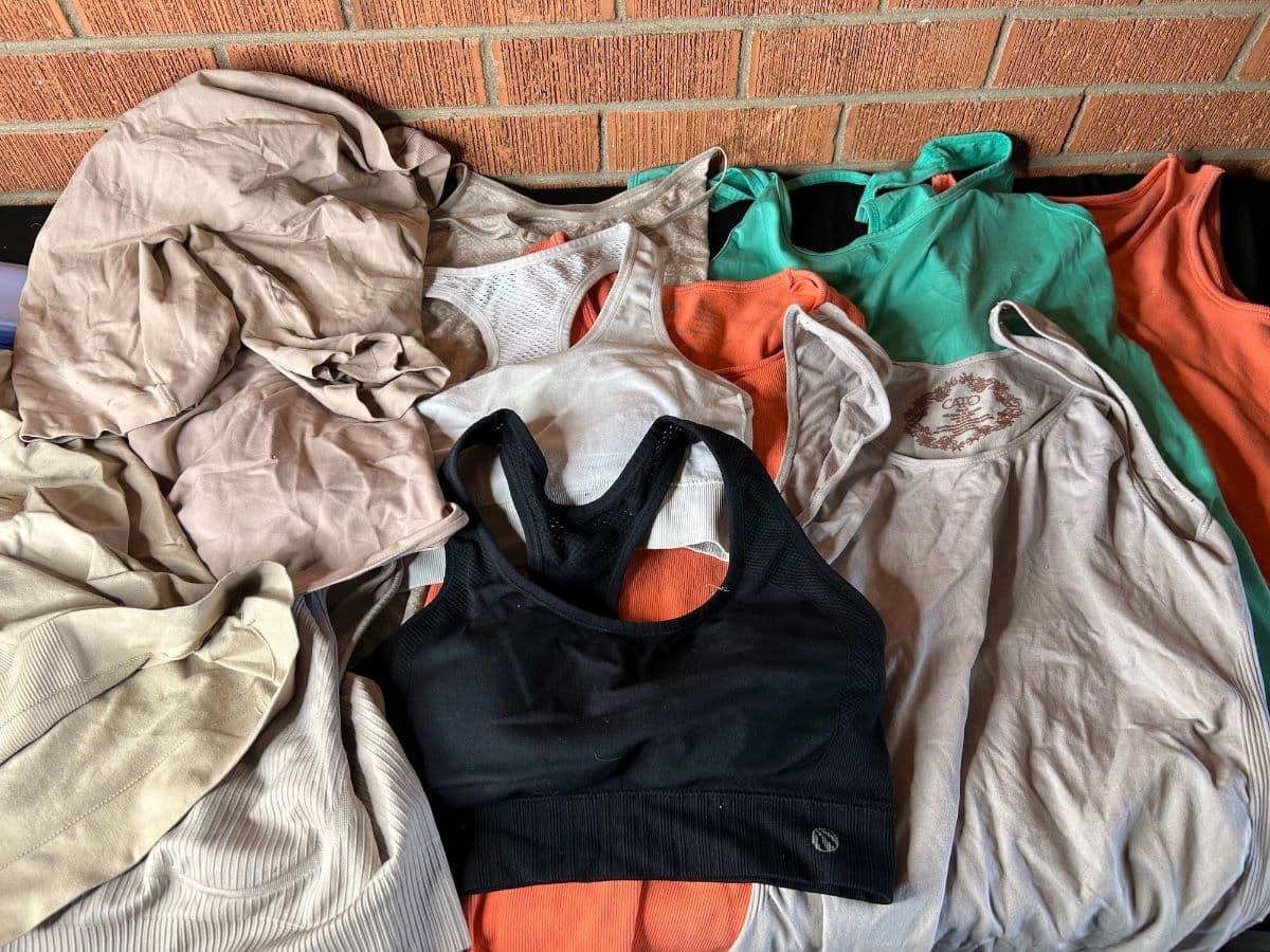 Clothes/shoes, Rockies, Decor, home, art, records, tools, vintage pieces, electronics, furntiure! photo 8