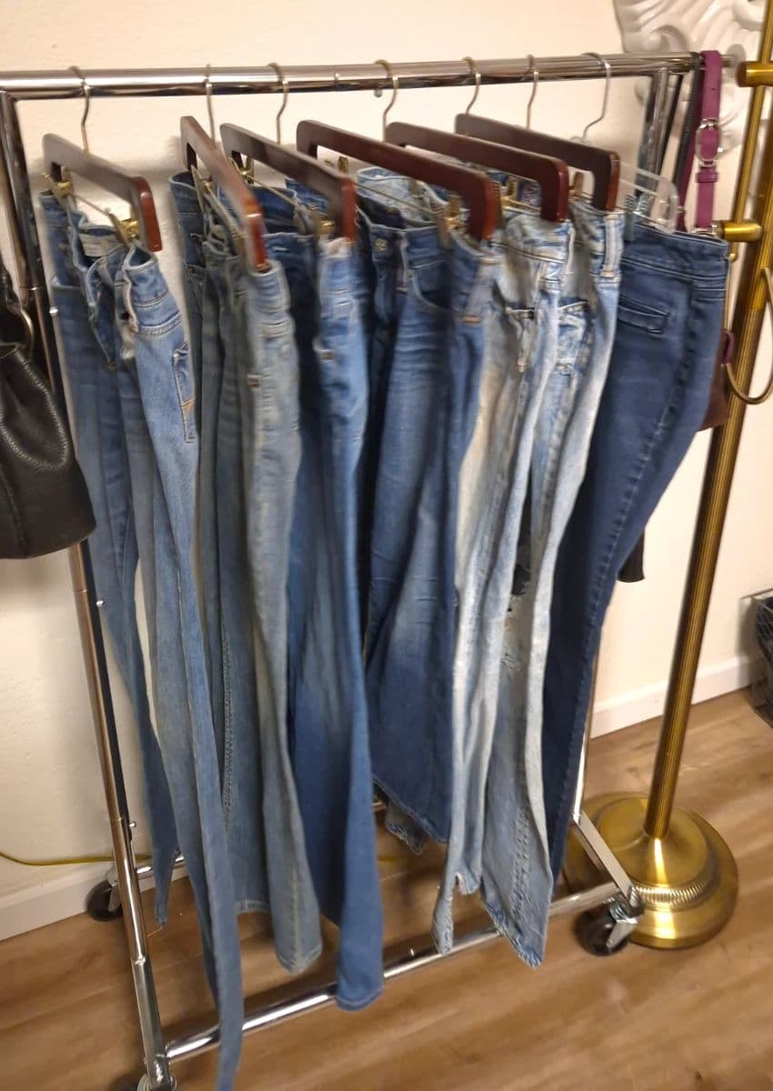 ️ ALL STARS ️ 32CONSIGN ESTATE SALE photo 9