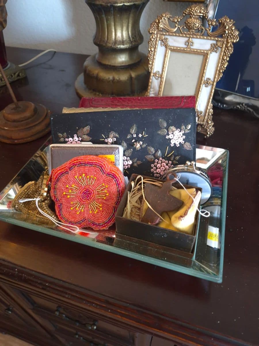 ️ ALL STARS ️ 32CONSIGN ESTATE SALE photo 4