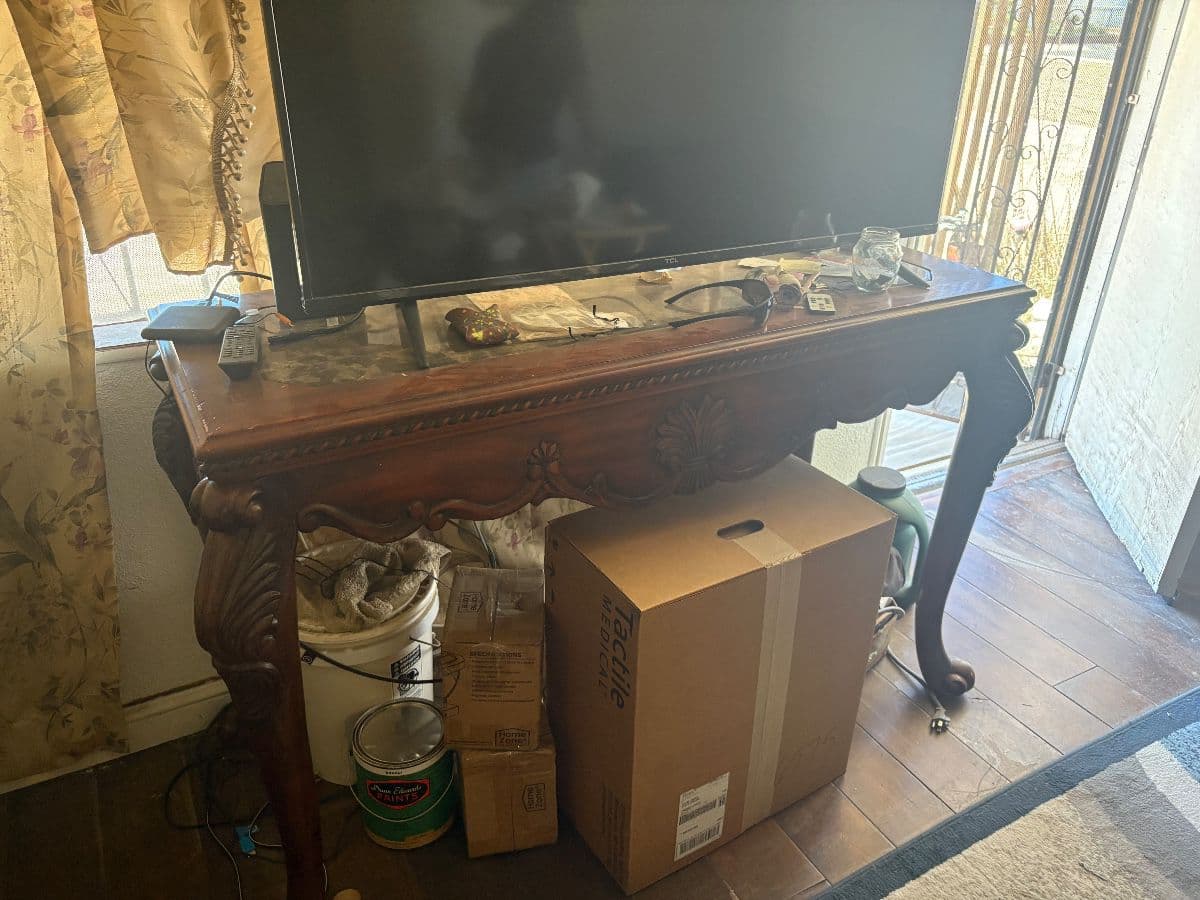 Moving Sale Everything in House Sells photo 6