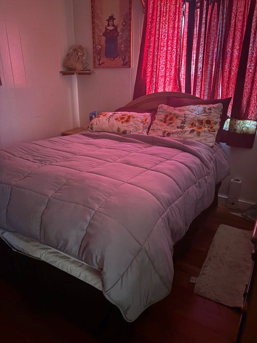 Moving Sale Everything in House Sells photo 12