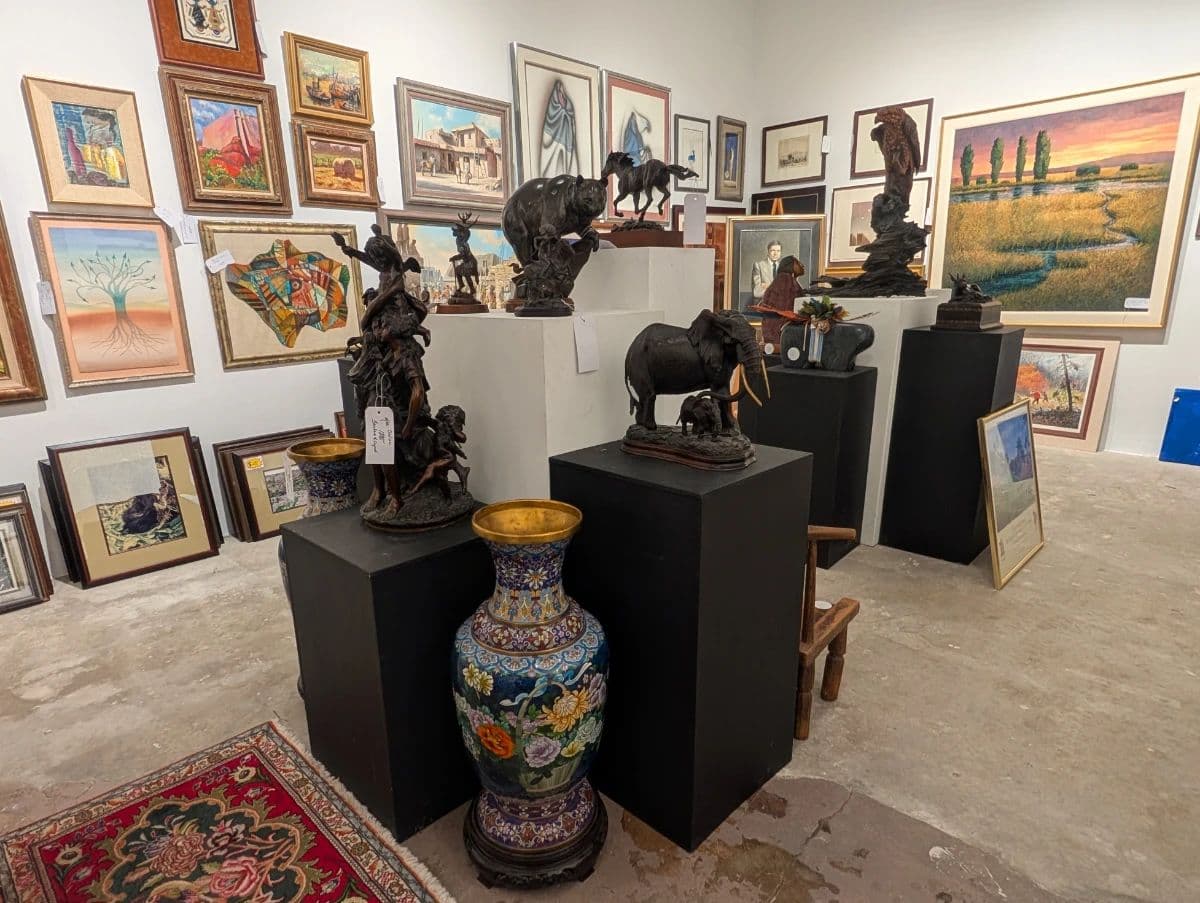Amazing Estate Sale in Clear Lake!! photo 4