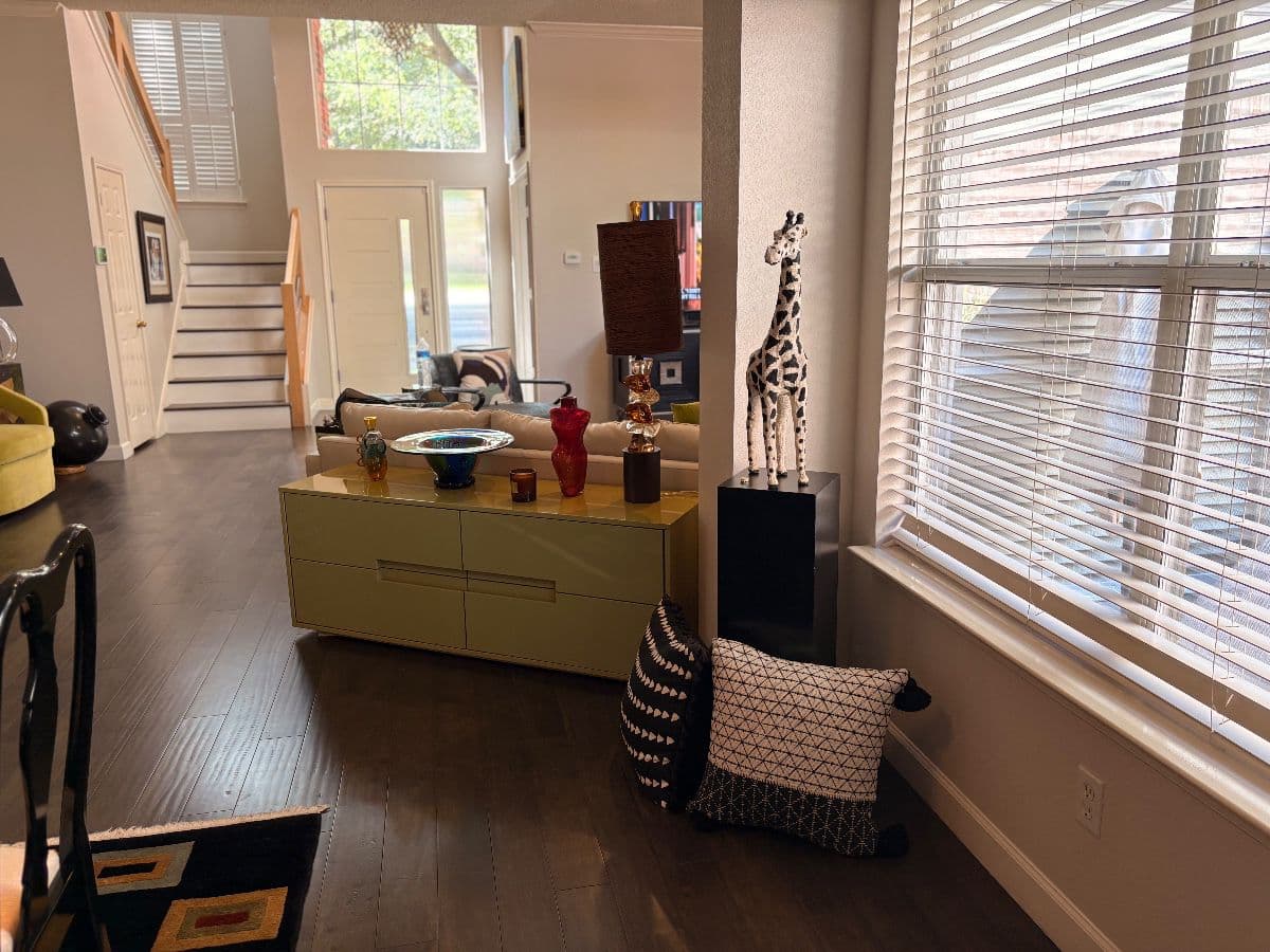 LANN Estate Sales - High End Boutique Sale photo 7