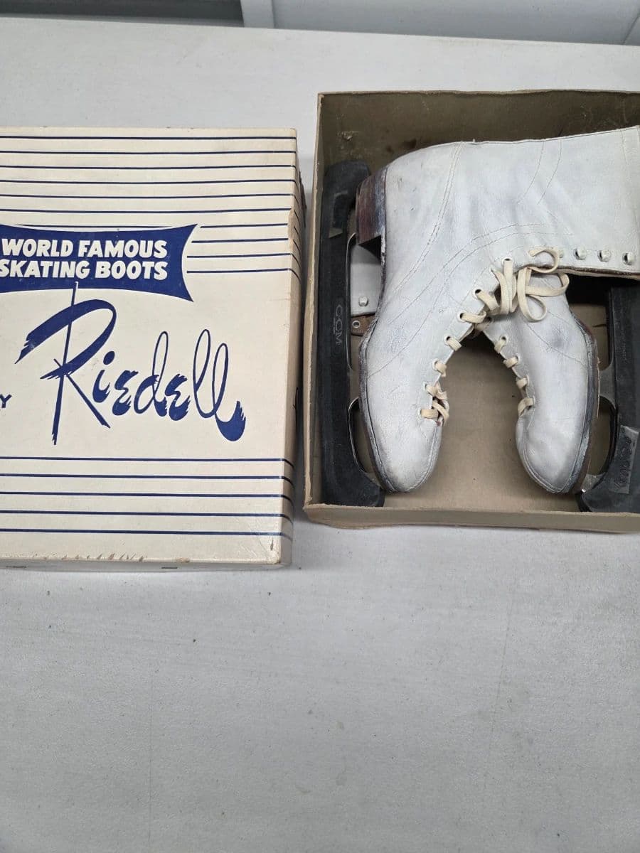 ALL VINTAGE! Toys, Electronics, Clothing, Records, Kitchen, Jewelry, Purses, Books, Collectibles photo 2