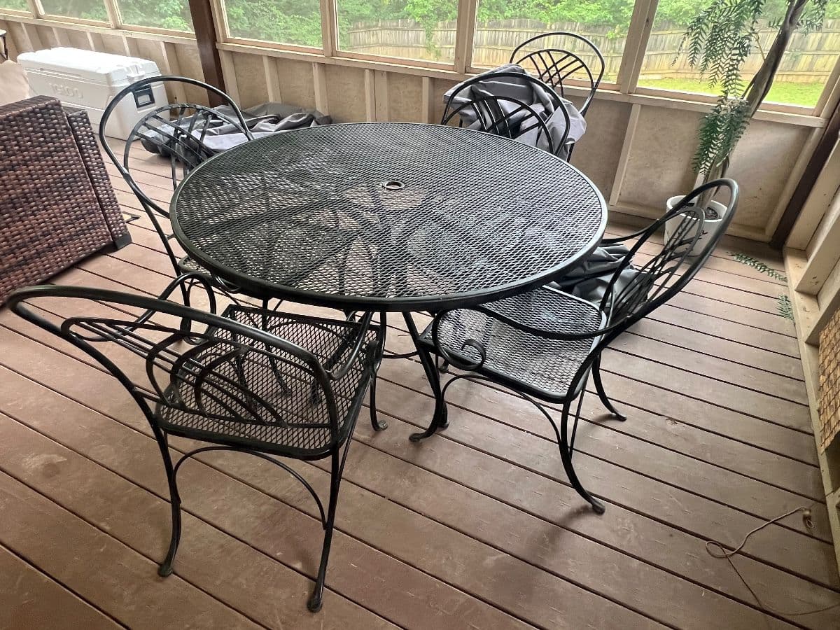 In Excellent condition - Bed, Dining, Living Room, Patio Furniture , Office, Kitchen items photo 1