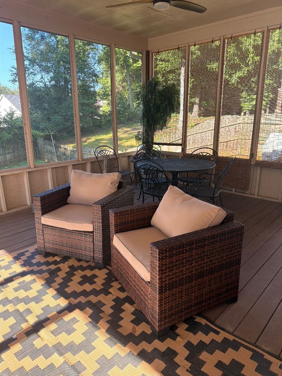 In Excellent condition - Bed, Dining, Living Room, Patio Furniture , Office, Kitchen items photo 3