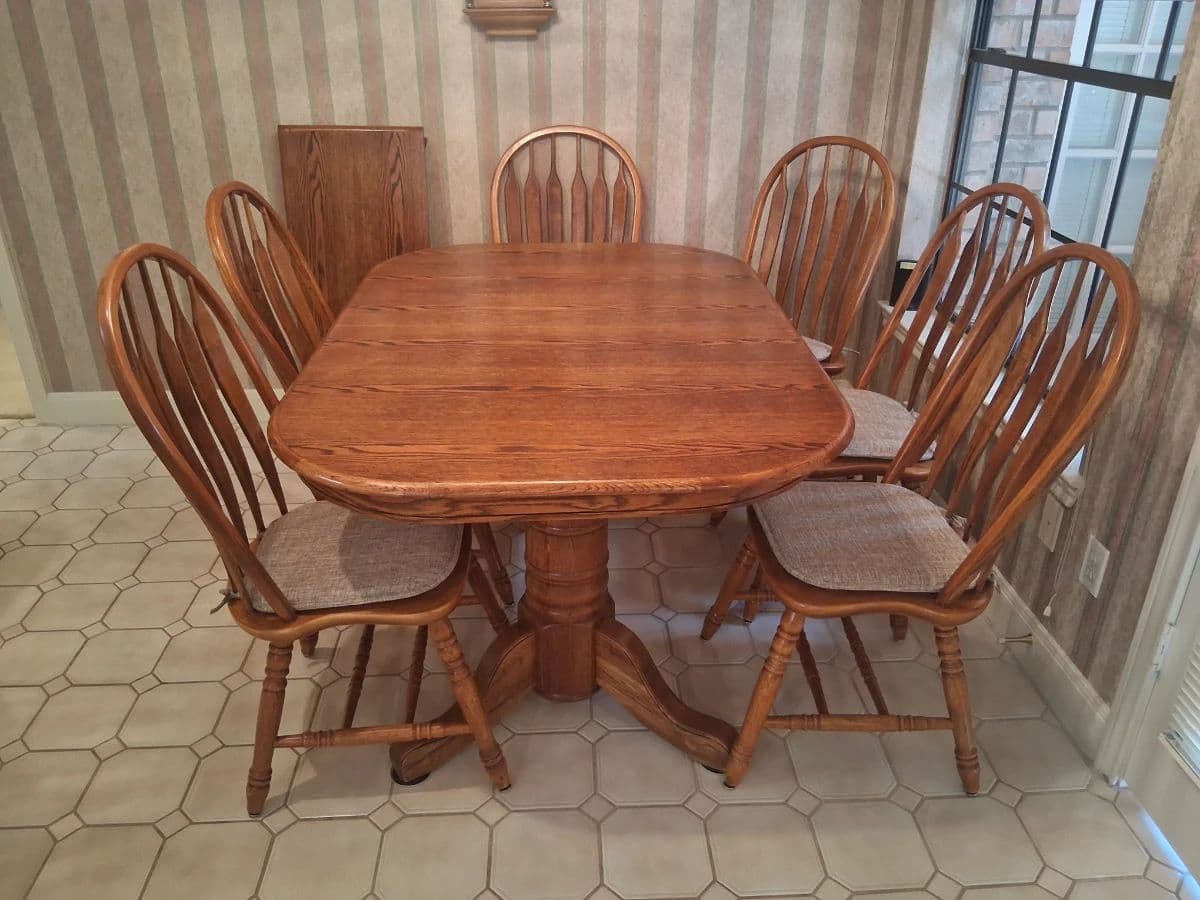 Lazybrook Timbergrove Estate Sale 77008 photo 3