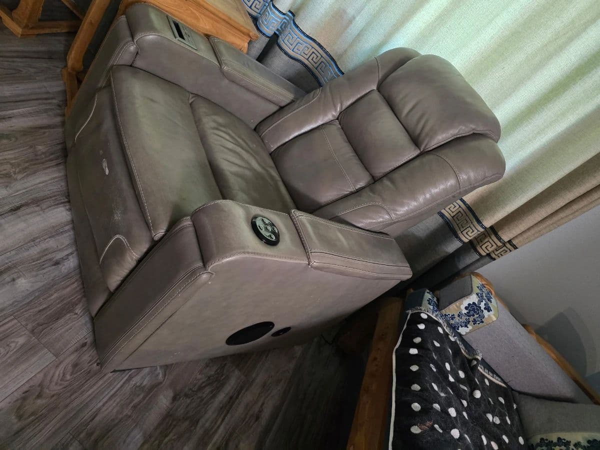 ESTATE SALE photo 11