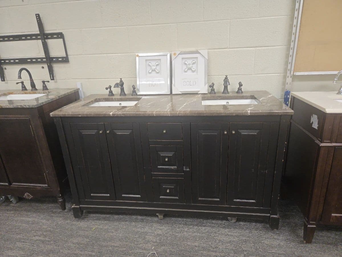 GRASONS PRIVATE WAREHOUSE LIQUIDATION Thousands of Finds. One Chance Before We Move. photo 4