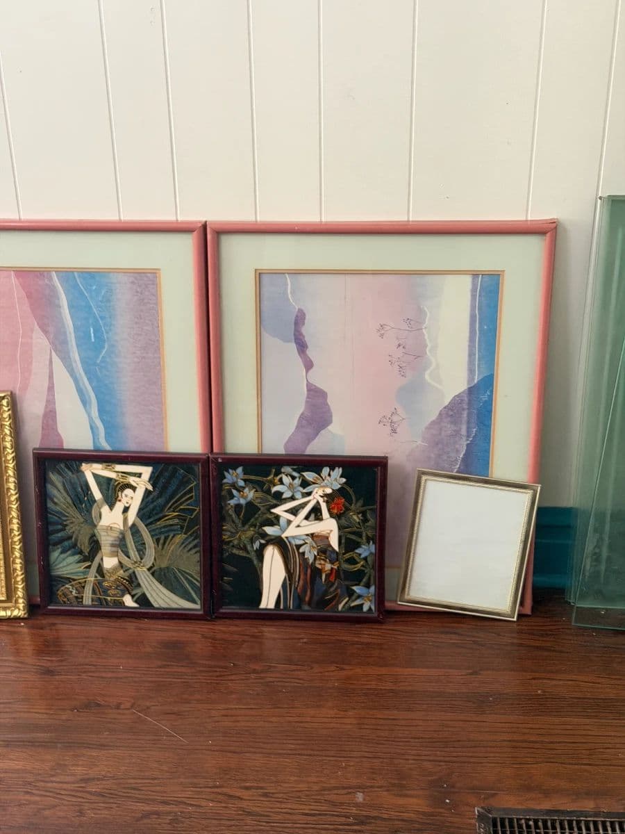 A MOMENT IN TIME - Chicago (Cragin) - Amazing jewelry clothing purses shoes and more!! photo 4