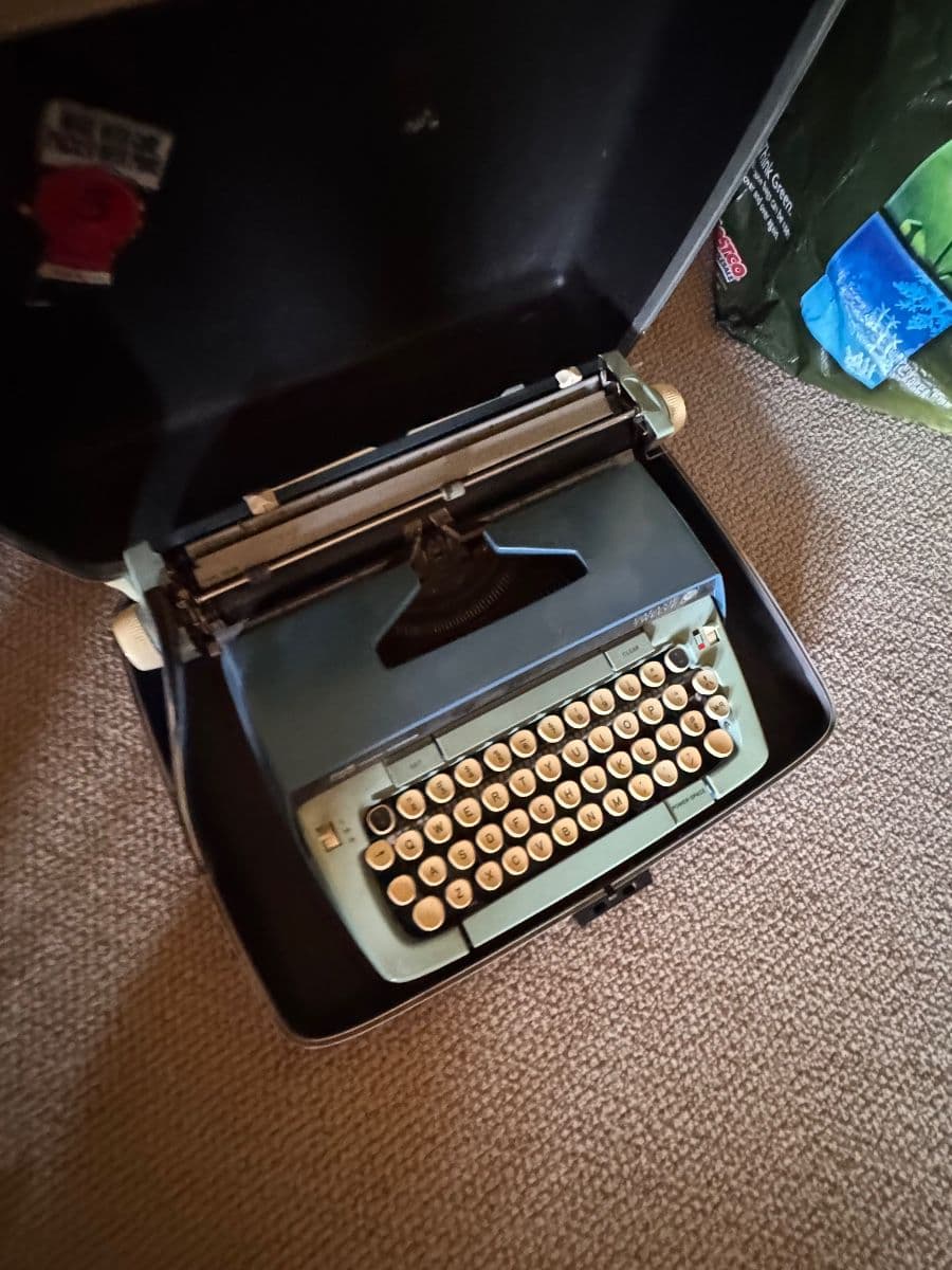 AMAZING SALE! Art, antique radios, antiques, collectable’s, cars & more! photo 7