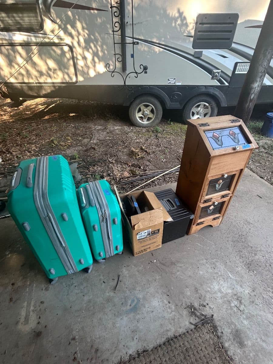 HUGE Moving sale- 2 households TOOLS! TOOLS! Do not park on hwy right of way. photo 5
