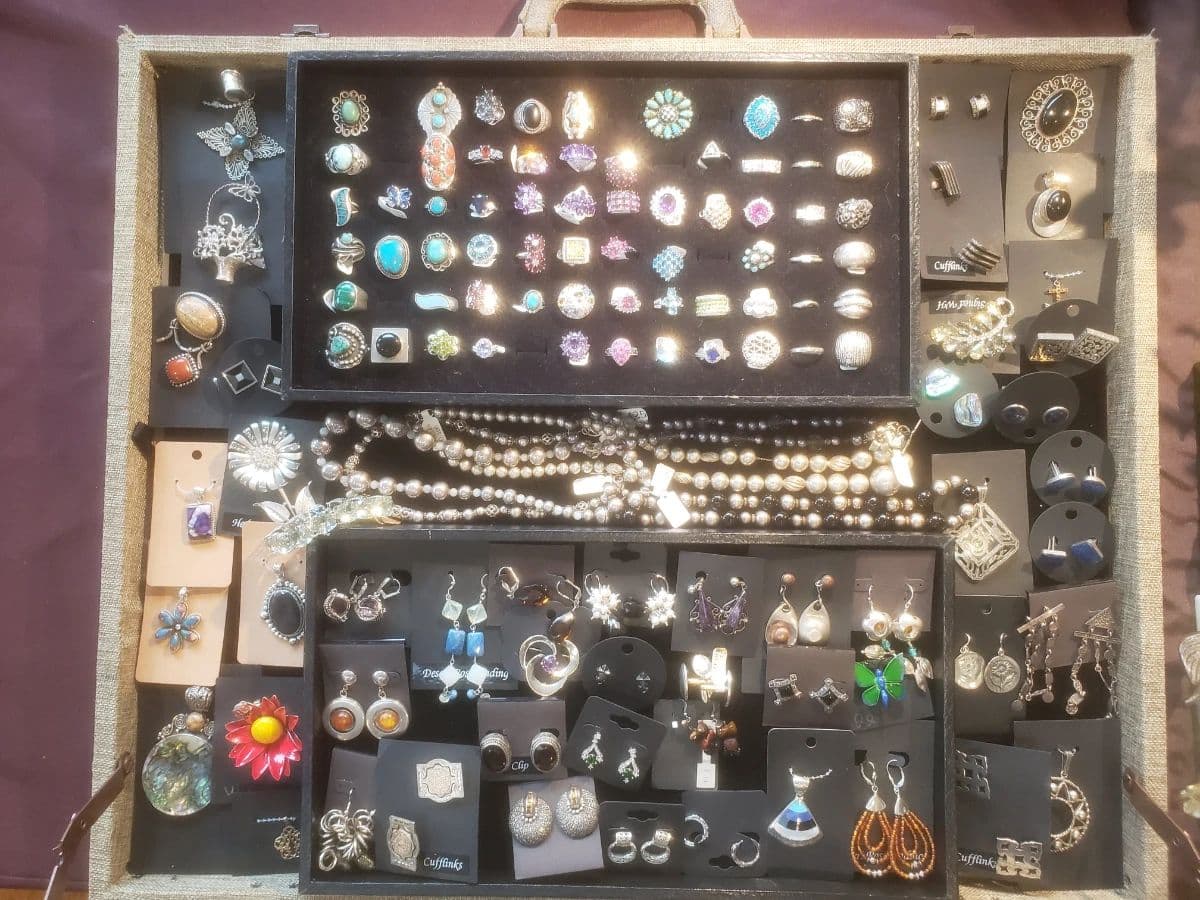 Chicago Jefferson Park Moving Sale - Variety Of Furniture, Art, Rugs, Mirrors, Useful Items, Jewelry photo 5