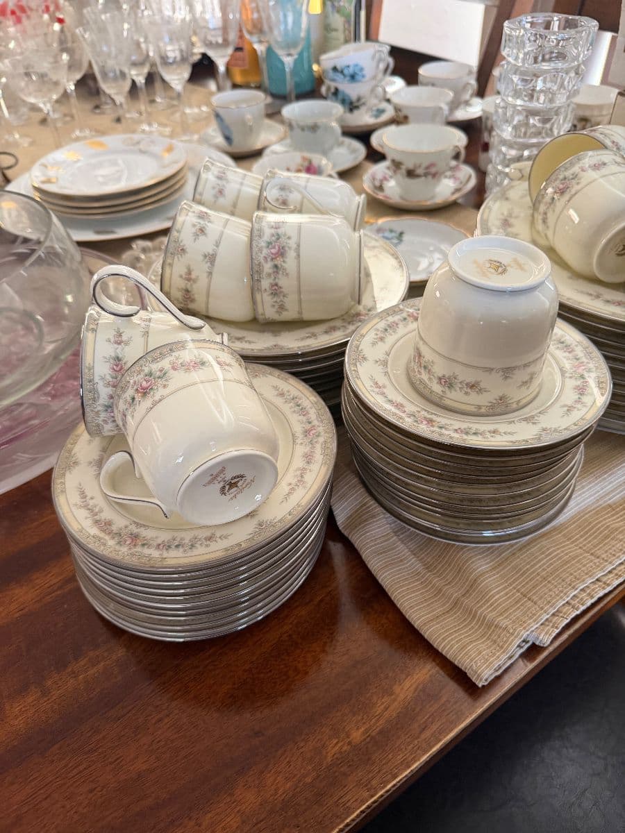 Mar Vista Wonderful 3 Day Estate Sale - Vintage Goodies! photo 10