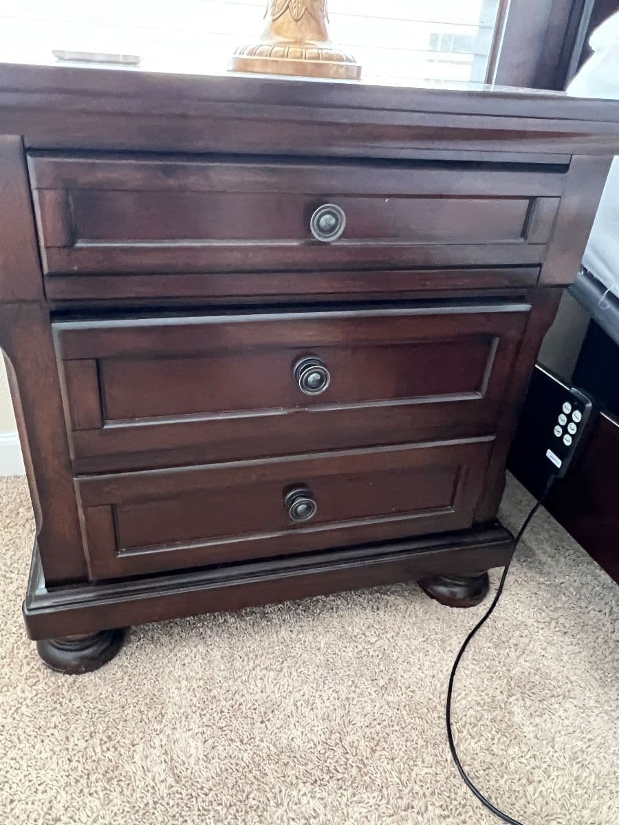 GREAT LAKE NONA SALE W/ FURNITURE, PATIO, GOLF MEMORABILIA, SOLAR PANELS & MORE! Gate Code #2709 photo 10