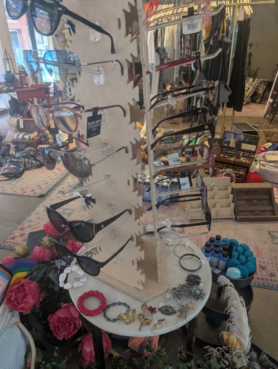 One day only! $1.80 for THOUSANDS of items!! photo 6