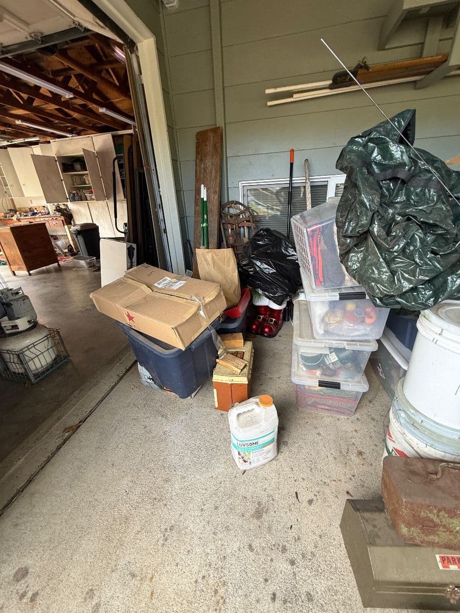 The Rusty Trunk LLC opens to " Irish Shopper" Estate Sale photo 10
