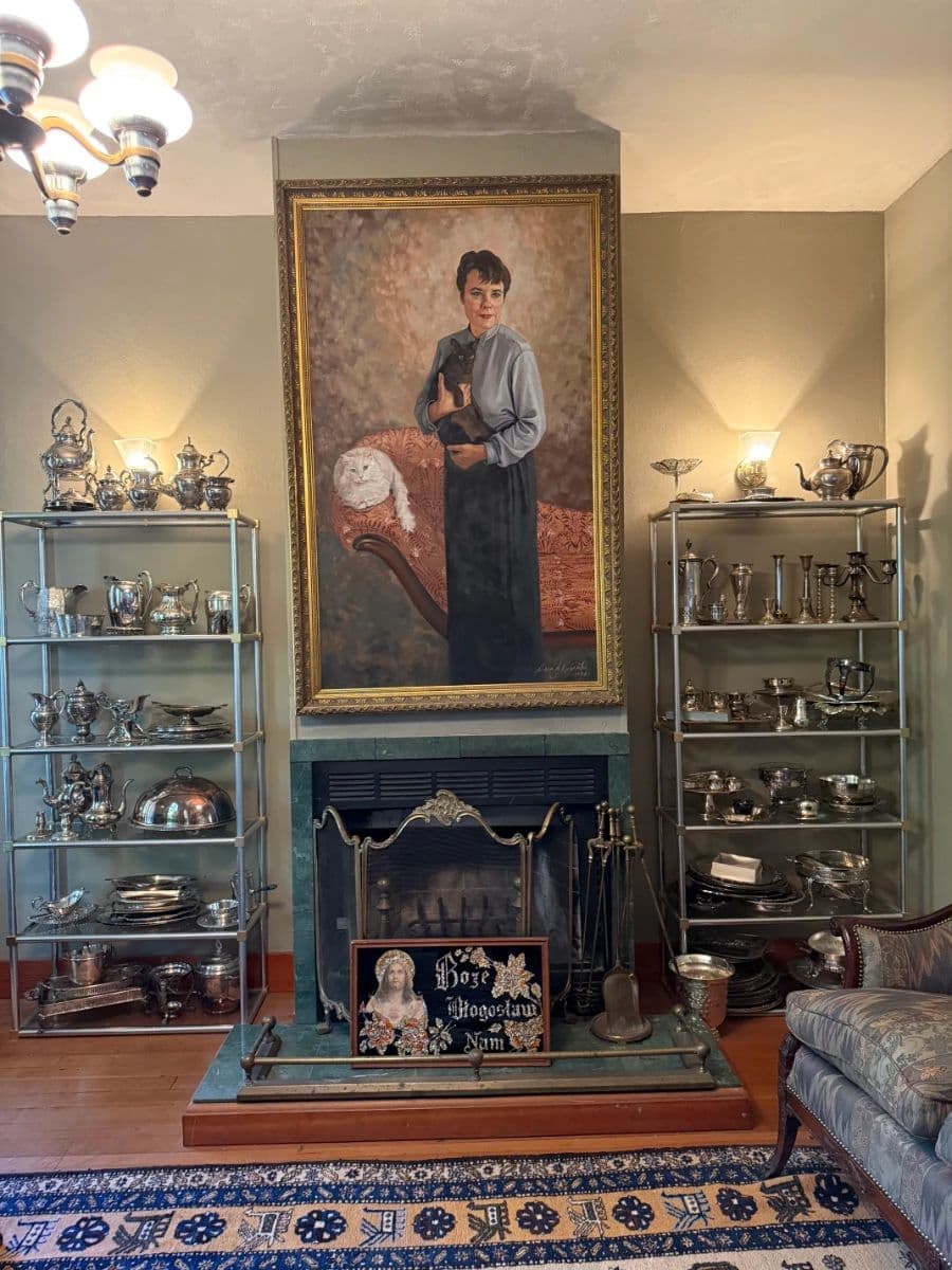 Last Call Estate Sales goes eclectic in Portland !!! Totally Glamorous Portland sale!! photo 1