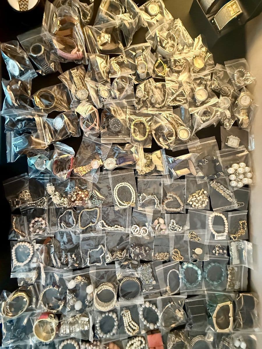 Mulberry Way Estate Sale photo 8