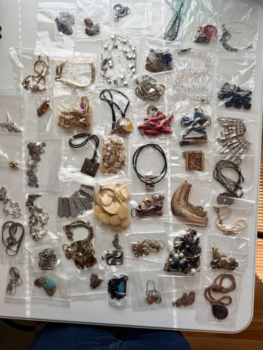 Mulberry Way Estate Sale photo 12