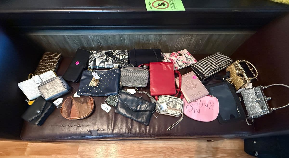 Mulberry Way Estate Sale photo 4