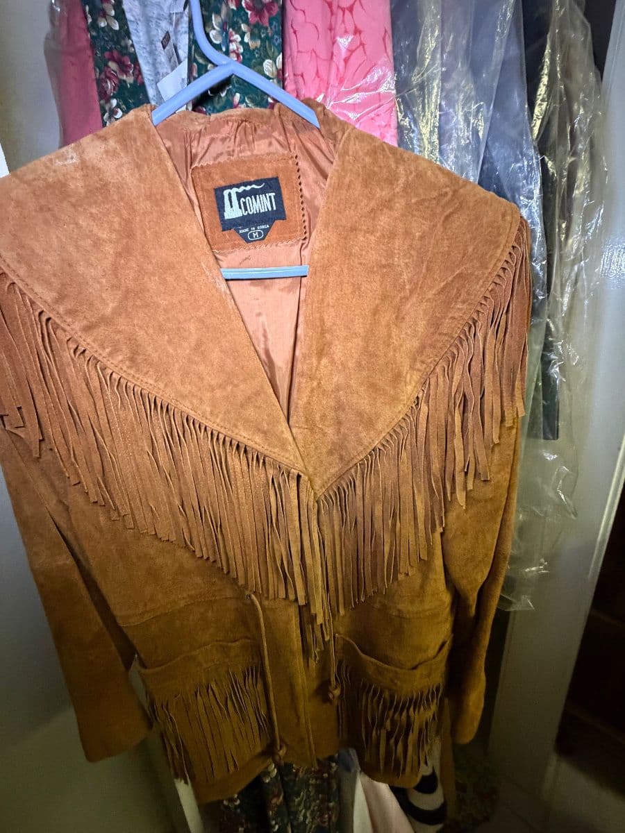 Sharpstown Estate Sale – Iconic Houston Home Full of Fashion, Music & History! photo 2