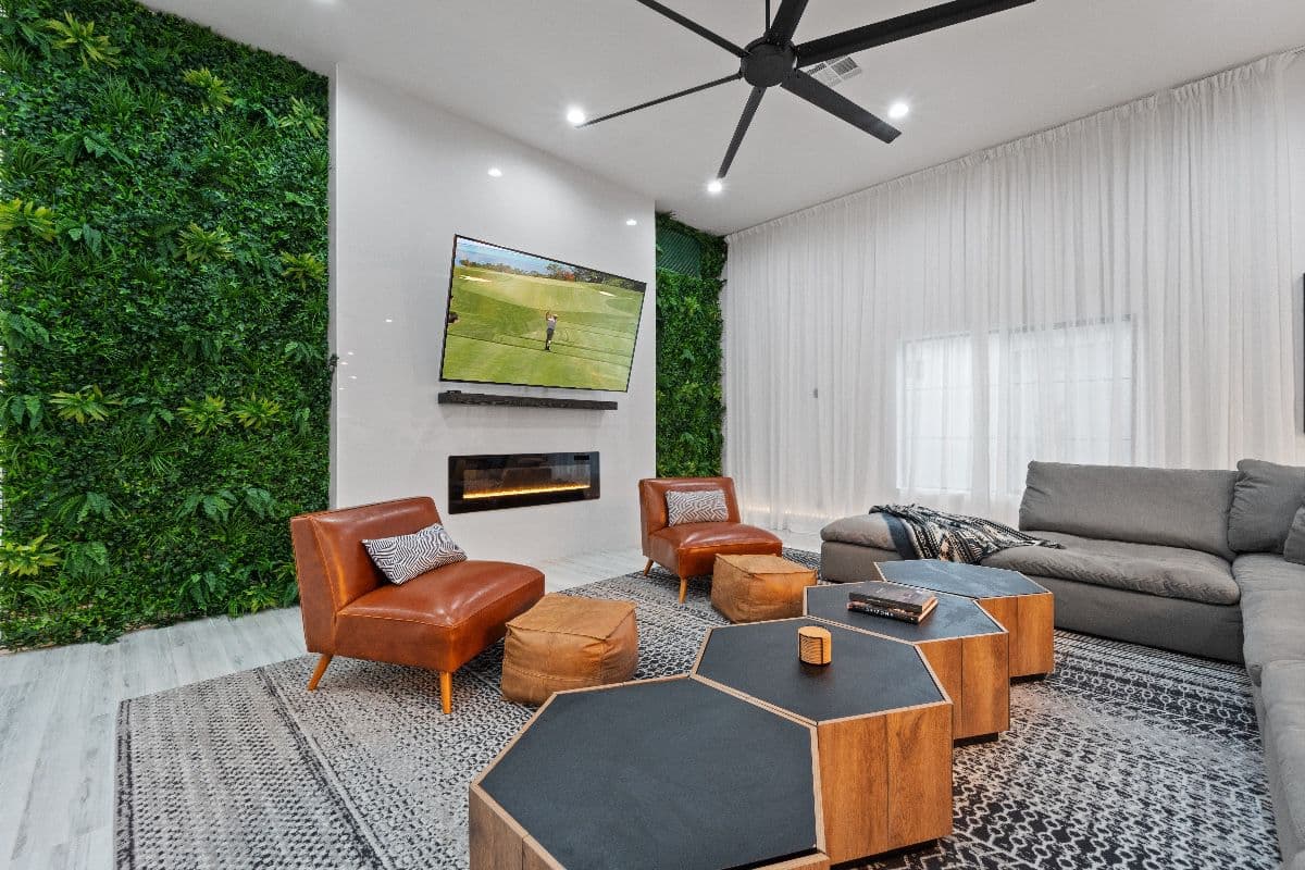 Designer Living in $2mil Phoenix Estate photo 5
