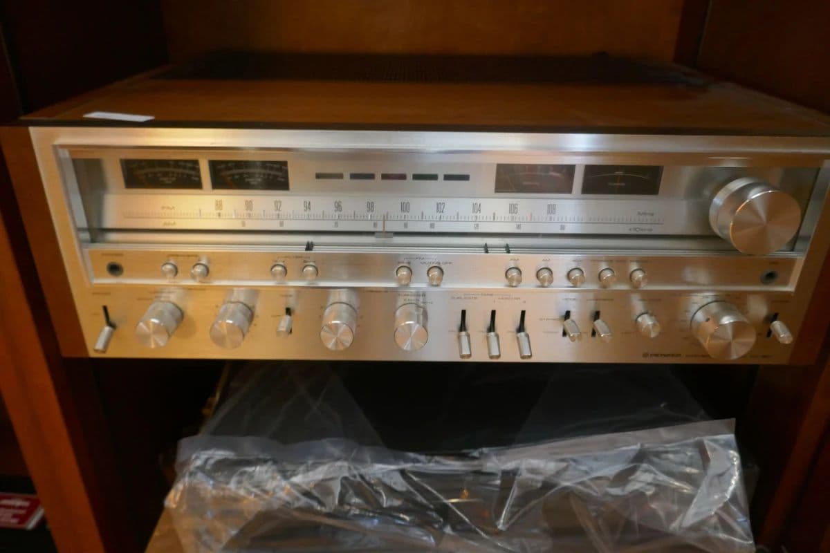 FUN Memorial Area Estate Sale Fossils, Fishing, High End Electronics and MUCH MORE! photo 7