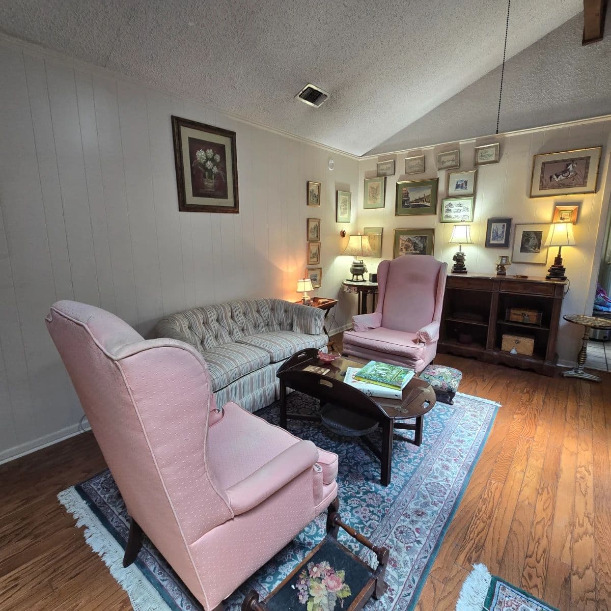 *90%OFF*Vintage, Art & Everyday Elegance NWHills photo 11