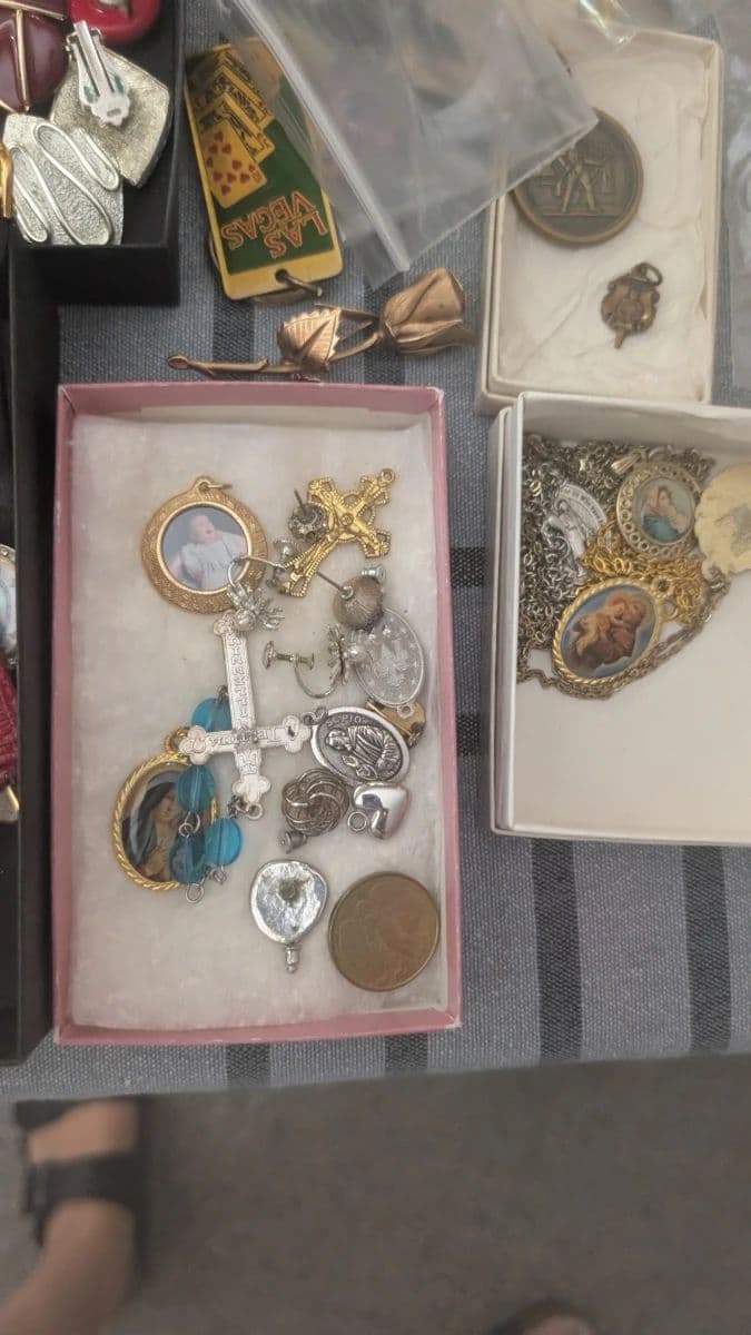 NICE BELLEVUE ESTATE SALE!!! photo 11