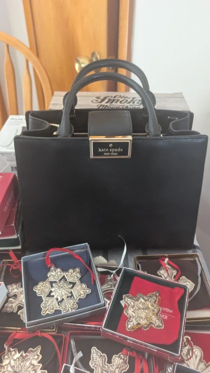 NICE BELLEVUE ESTATE SALE!!! photo 4