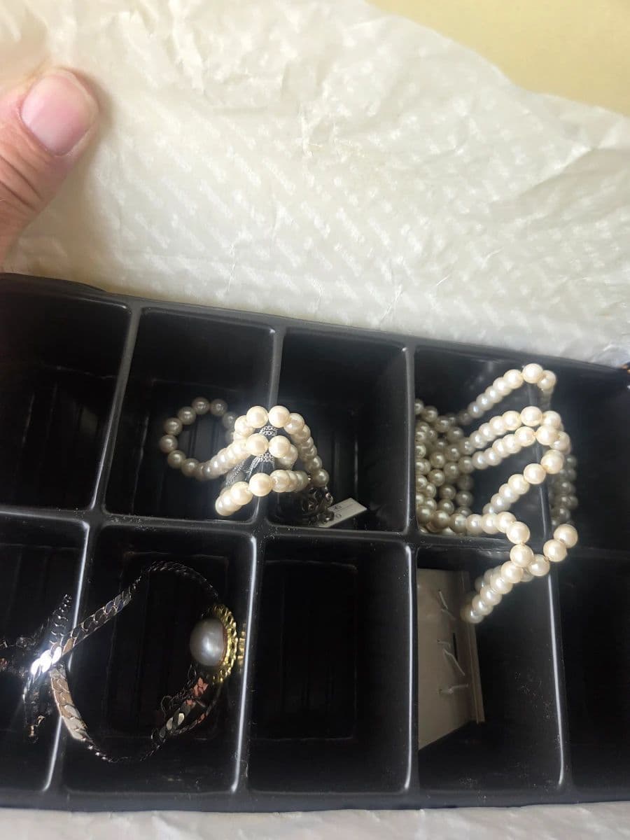 Jewelry, Collectibles, Vintage, Rocks, Electronics, Clothing, Pins, Funko, Pyrex, Halloween, Books photo 3