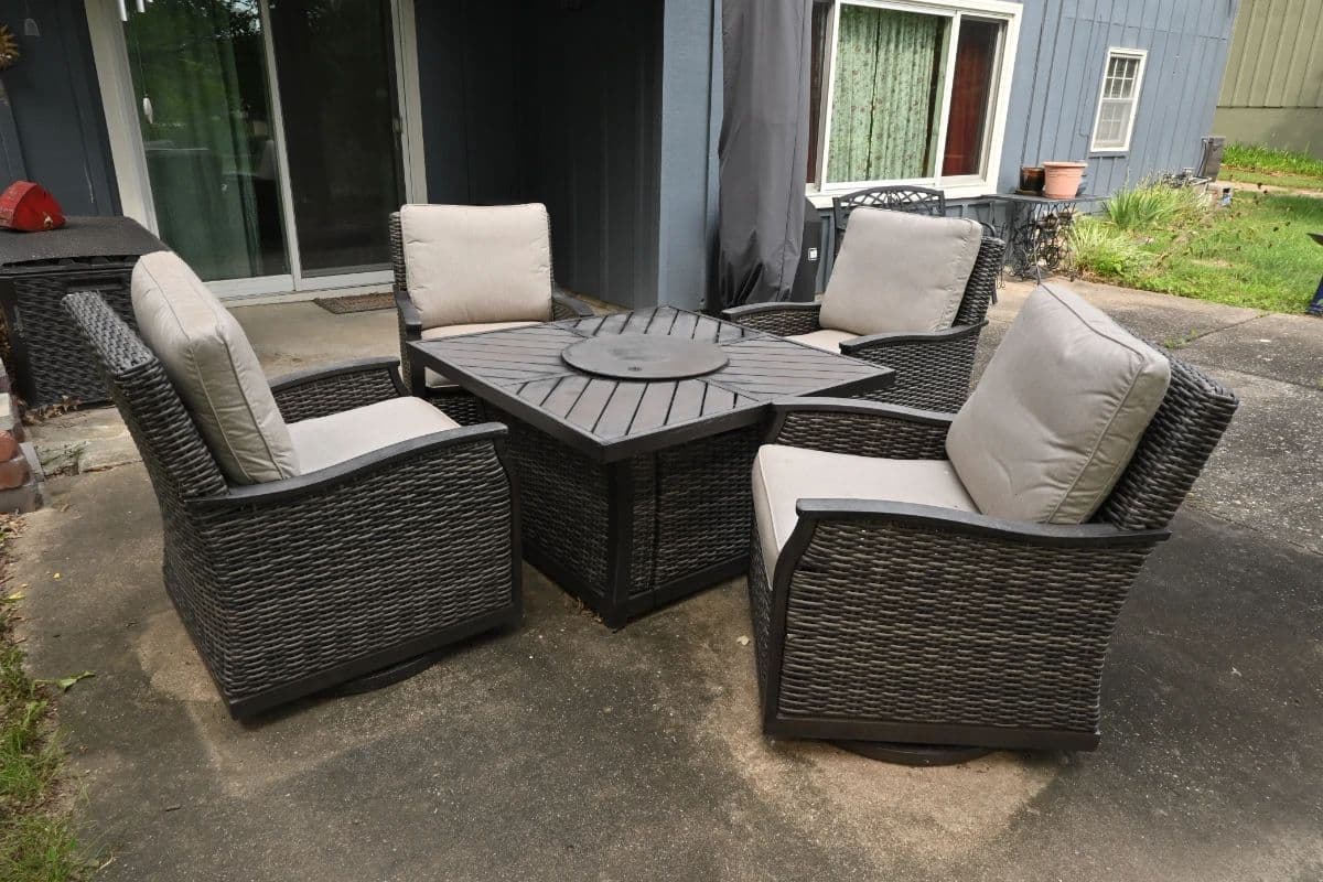 Mid-Century Lakefront Lifestyle Estate Sale photo 6
