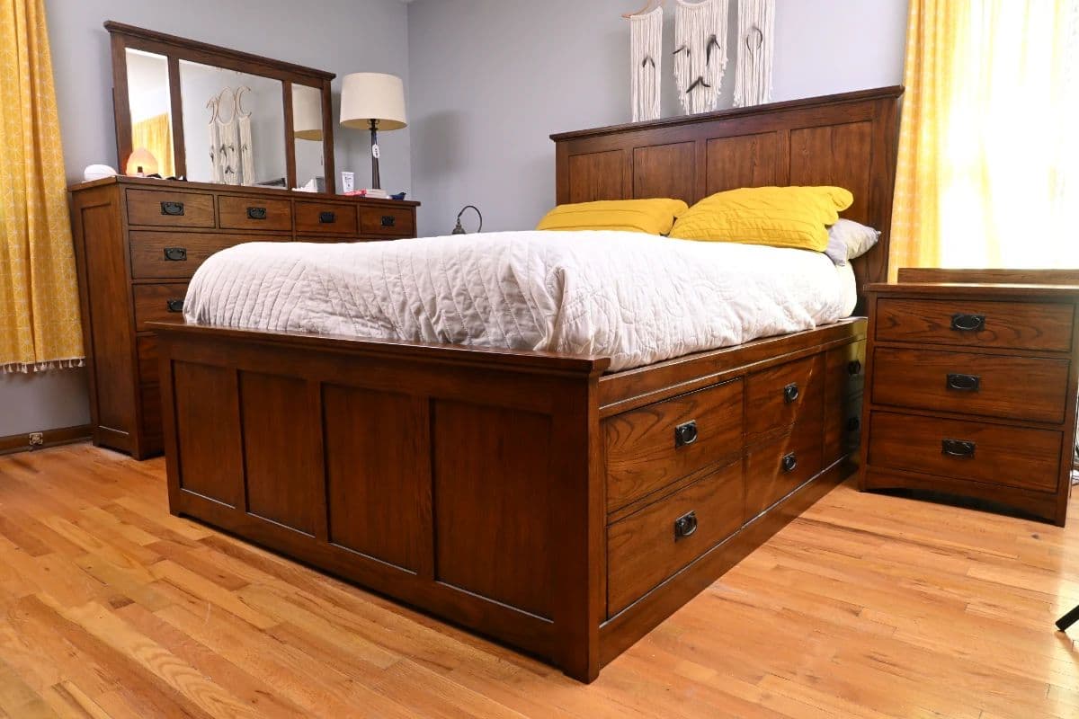 Mid-Century Lakefront Lifestyle Estate Sale photo 10