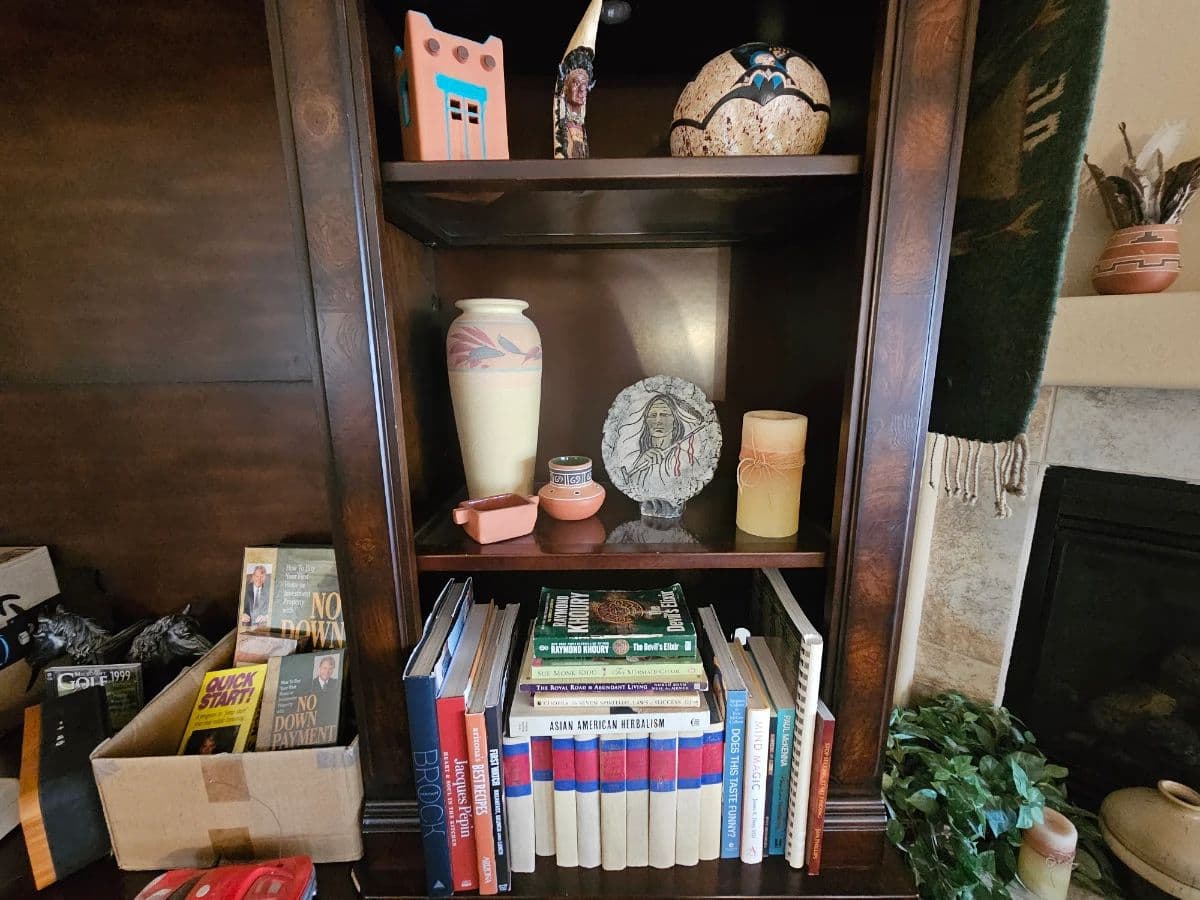 Home & Holiday Estate Sale: Christmas Decor, Earthenware, Cookbooks, Mindset & Real Estate Books photo 9